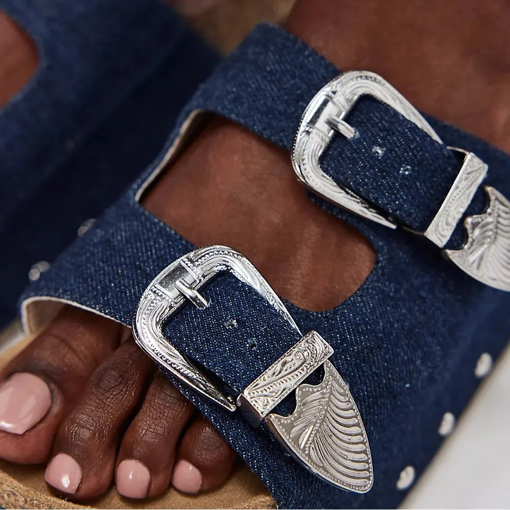 NEW IN BOX Intentionally Blank Cooper Cowgirl Rinse Denim Platform Sandals